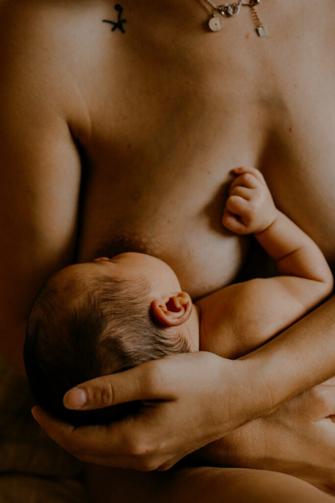 peau à peau, photographe allaitement à montpellier
